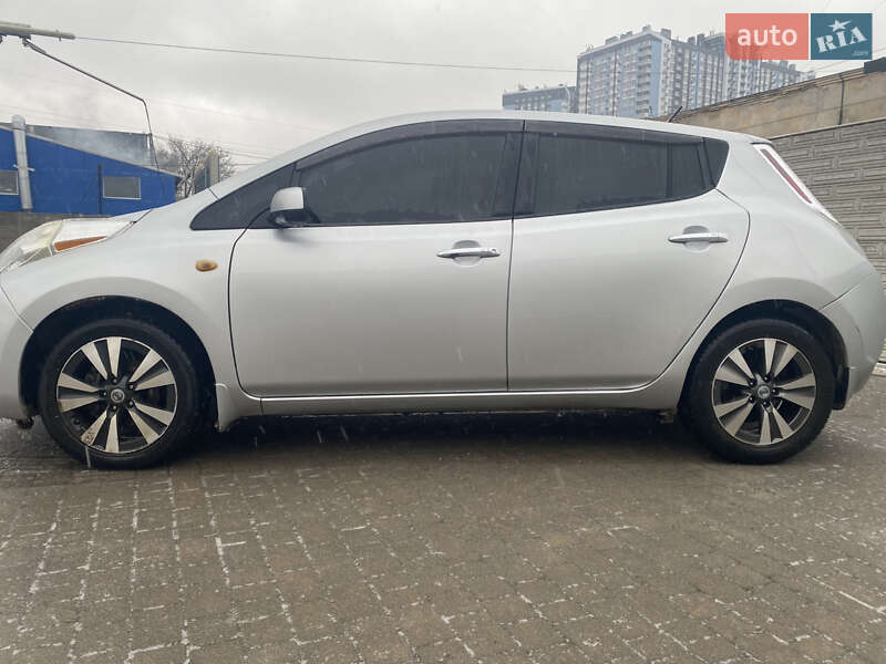 Хэтчбек Nissan Leaf 2013 в Одессе фото 2 Хэтчбек Nissan Leaf 2013 в Одессе