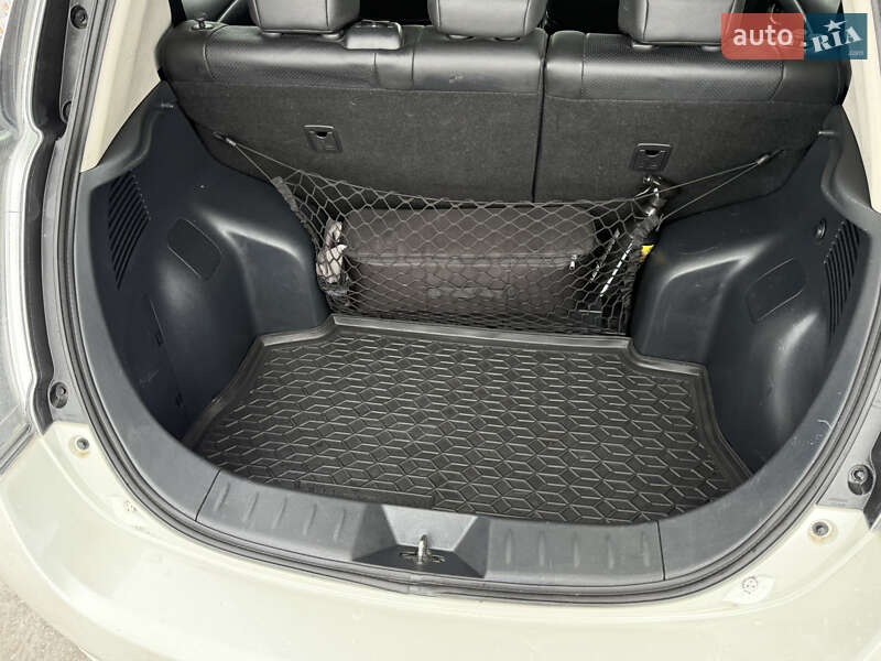 Хэтчбек Nissan Leaf 2015 в Бережанах фото 21 Хэтчбек Nissan Leaf 2015 в Бережанах