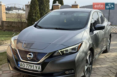 Хэтчбек Nissan Leaf 2019 в Ужгороде