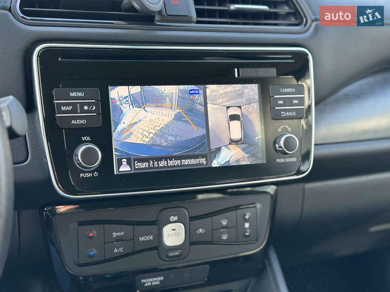 Хэтчбек Nissan Leaf 2018 в Львове