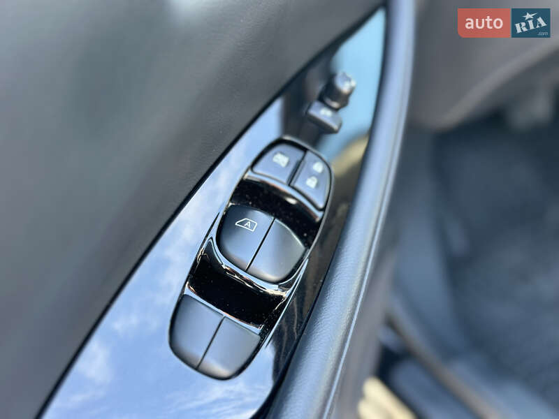 Хэтчбек Nissan Leaf 2018 в Львове