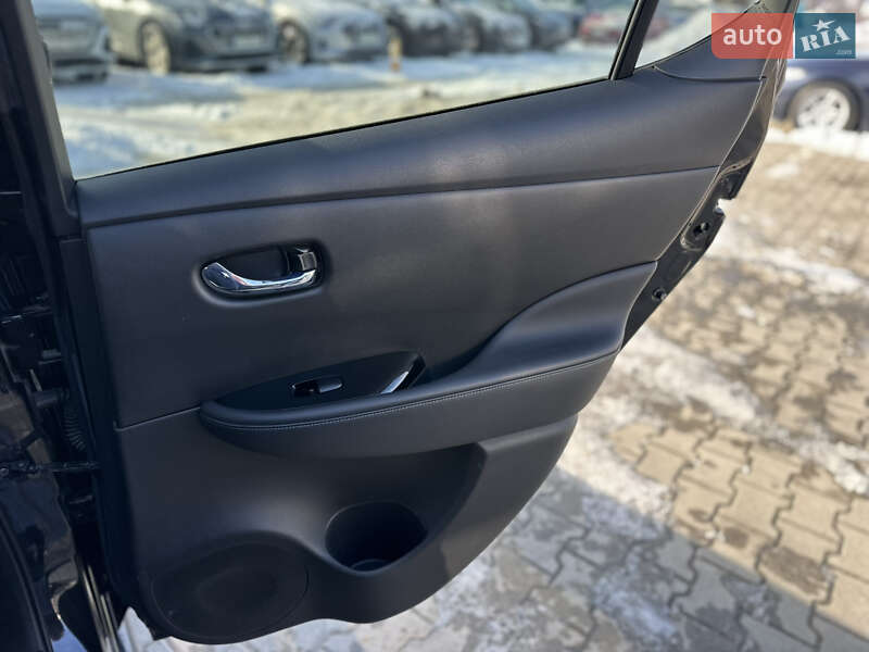 Хэтчбек Nissan Leaf 2018 в Львове