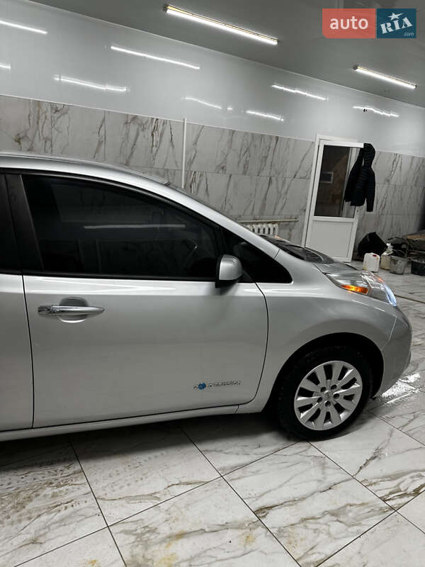 Хэтчбек Nissan Leaf 2014 в Житомире