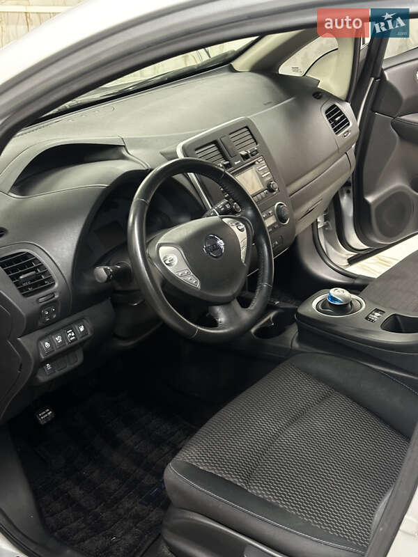 Хэтчбек Nissan Leaf 2014 в Житомире