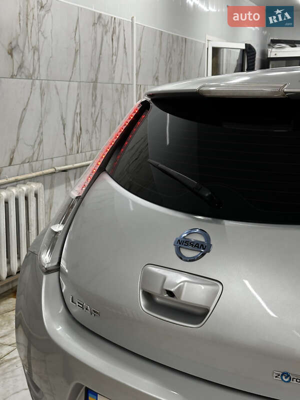 Хэтчбек Nissan Leaf 2014 в Житомире