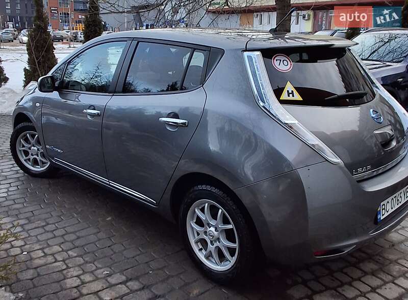 Хэтчбек Nissan Leaf 2014 в Львове