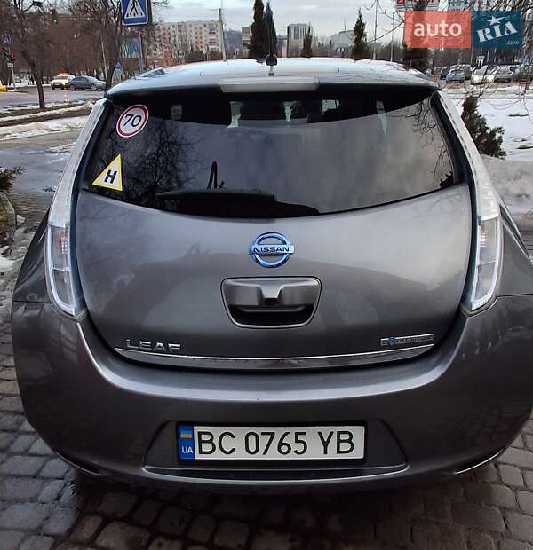 Хэтчбек Nissan Leaf 2014 в Львове