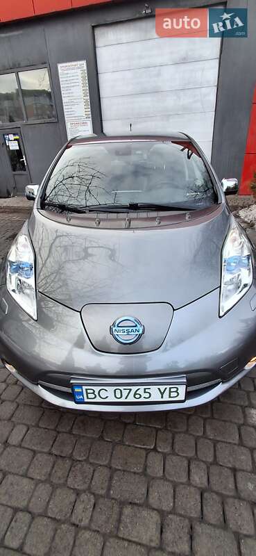 Хэтчбек Nissan Leaf 2014 в Львове