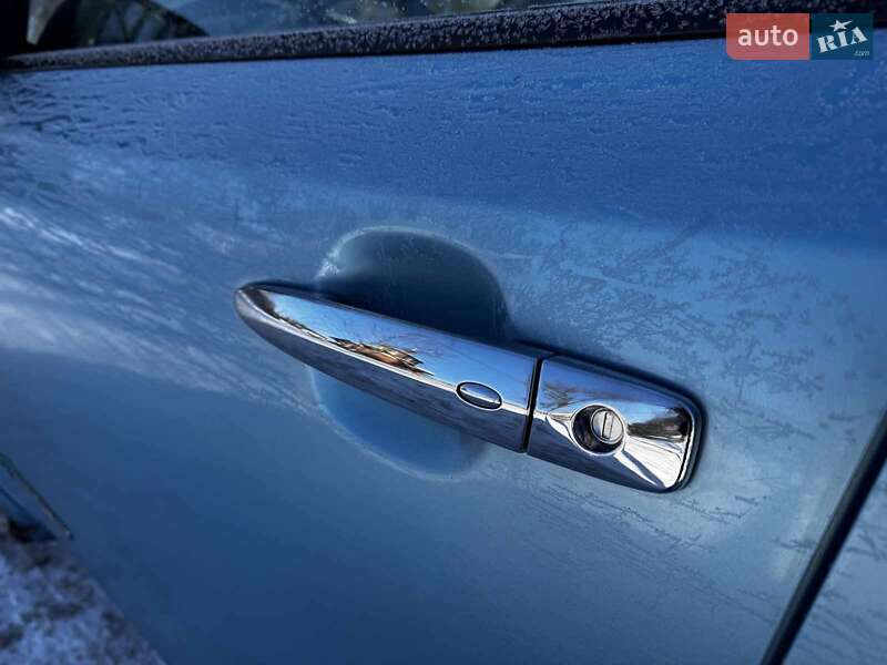 Хетчбек Nissan Leaf 2015 в Києві