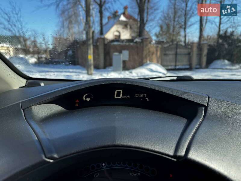 Хетчбек Nissan Leaf 2015 в Києві