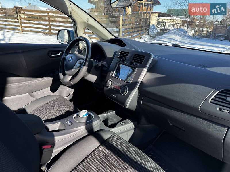 Хетчбек Nissan Leaf 2015 в Києві