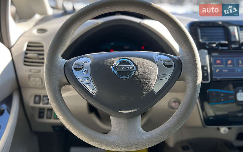 Хэтчбек Nissan Leaf 2011 в Львове фото 12 Хэтчбек Nissan Leaf 2011 в Львове
