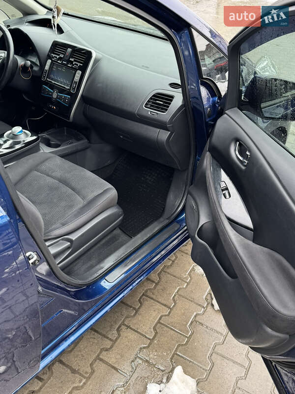 Хэтчбек Nissan Leaf 2016 в Черновцах