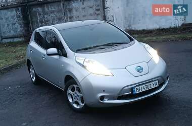 Хэтчбек Nissan Leaf 2012 в Одессе