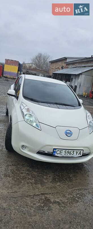 Хетчбек Nissan Leaf 2016 в Чернівцях