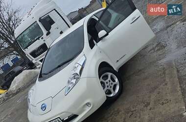 Хетчбек Nissan Leaf 2016 в Чернівцях