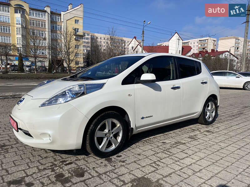 Хэтчбек Nissan Leaf 2016 в Ивано-Франковске