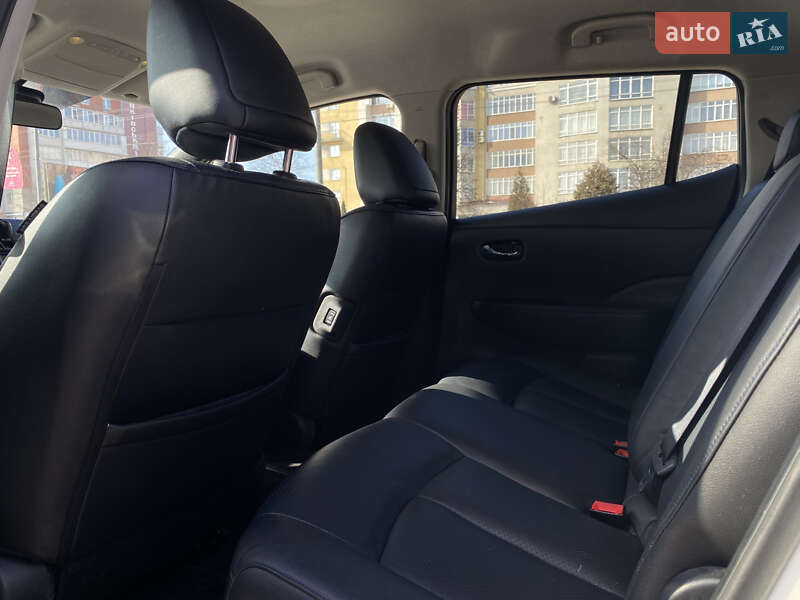 Хэтчбек Nissan Leaf 2016 в Ивано-Франковске
