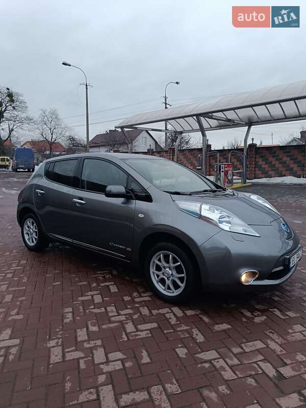 Хэтчбек Nissan Leaf 2014 в Ровно