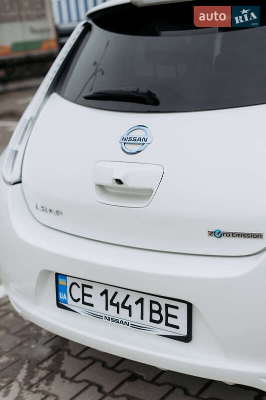 Хэтчбек Nissan Leaf 2015 в Черновцах