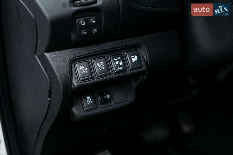 Хэтчбек Nissan Leaf 2015 в Черновцах