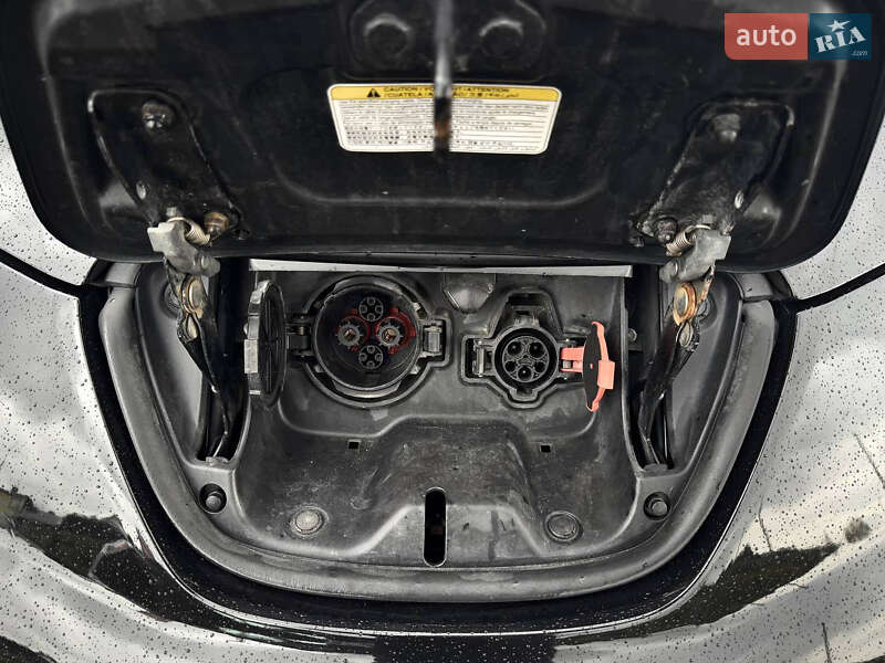 Хэтчбек Nissan Leaf 2014 в Стрые