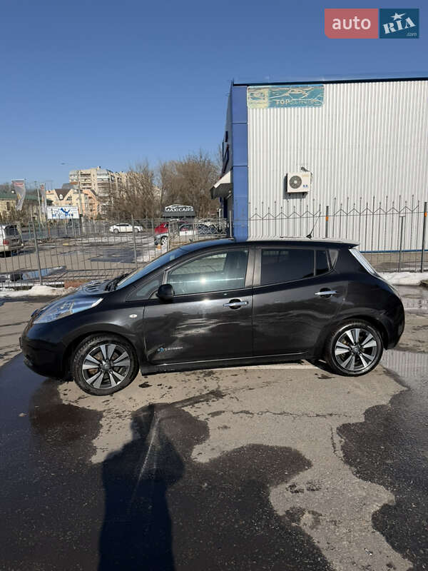 Хетчбек Nissan Leaf 2016 в Вінниці