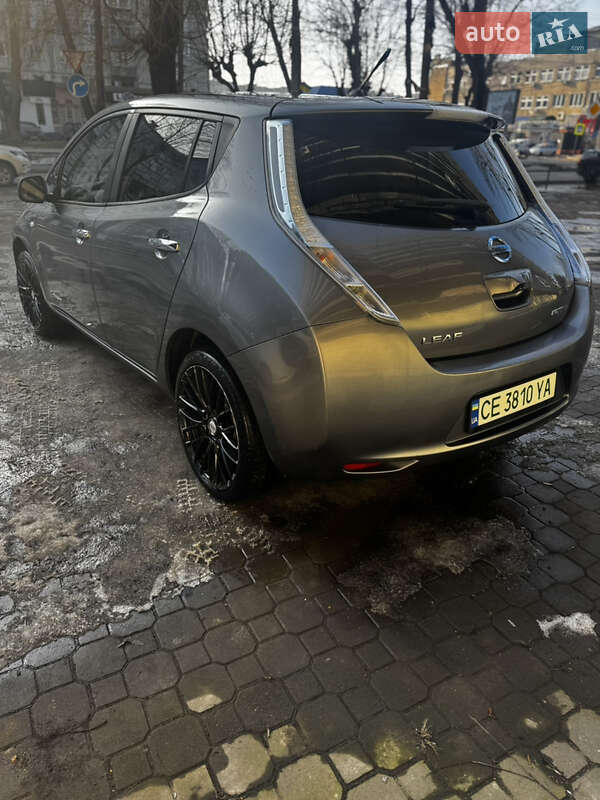 Хэтчбек Nissan Leaf 2013 в Черновцах