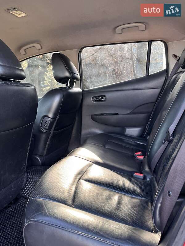 Хэтчбек Nissan Leaf 2014 в Днепре