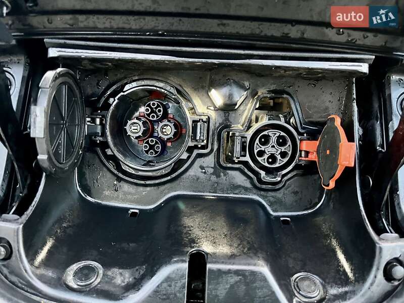 Хэтчбек Nissan Leaf 2015 в Ивано-Франковске