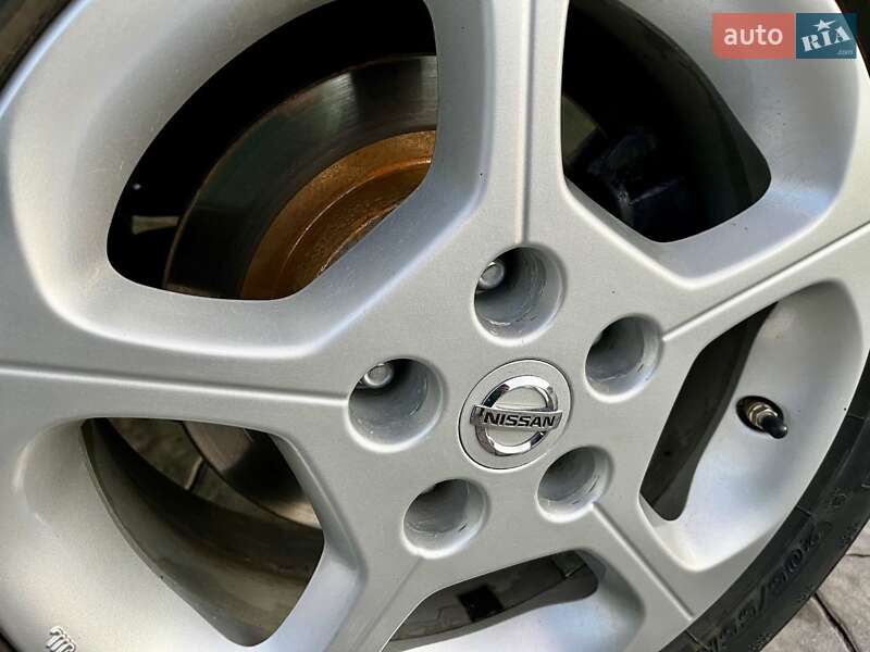 Хэтчбек Nissan Leaf 2015 в Ивано-Франковске