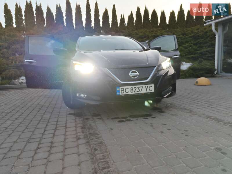 Хетчбек Nissan Leaf 2018 в Мостиській