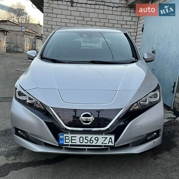 Хэтчбек Nissan Leaf 2018 в Николаеве