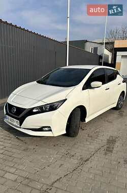 Хэтчбек Nissan Leaf 2018 в Днепре