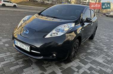 Хетчбек Nissan Leaf 2011 в Дніпрі