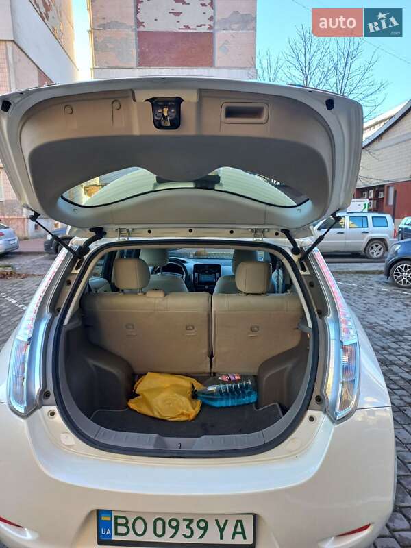 Хэтчбек Nissan Leaf 2015 в Тернополе