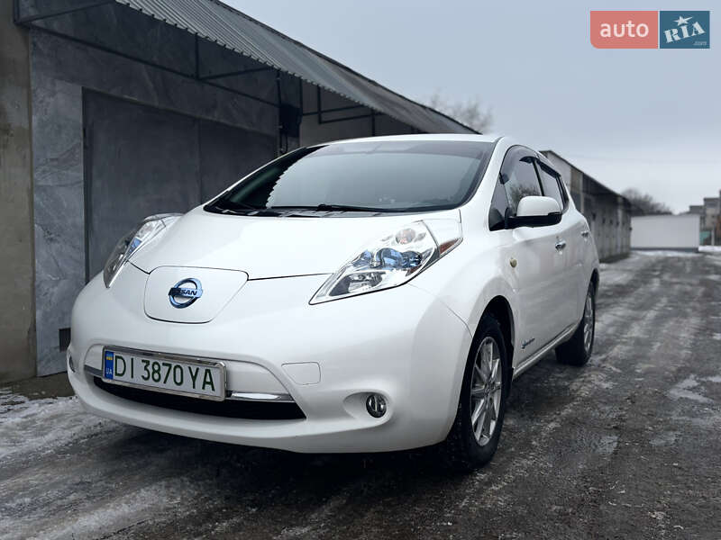 Хэтчбек Nissan Leaf 2015 в Каменец-Подольском