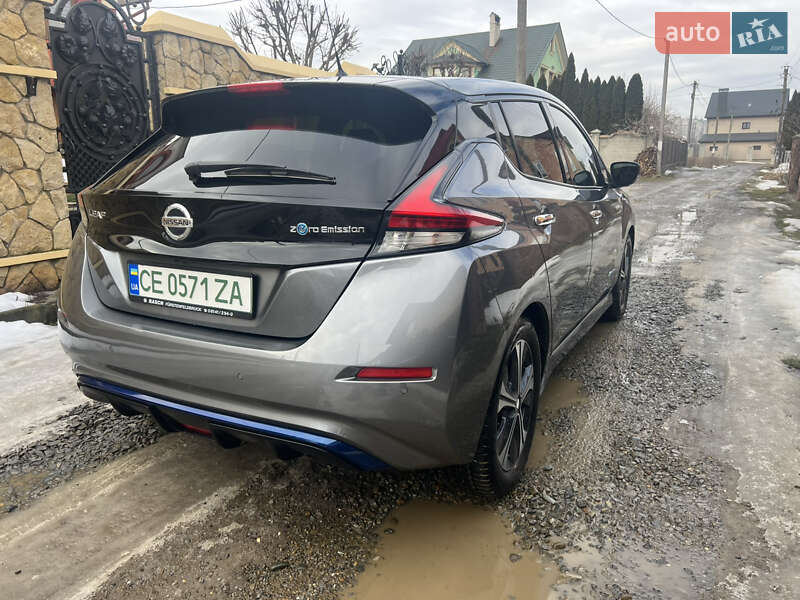 Хетчбек Nissan Leaf 2018 в Чернівцях