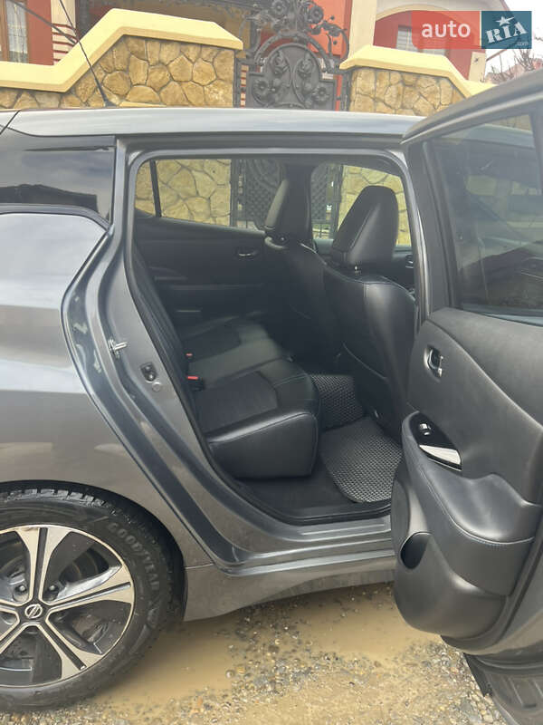 Хетчбек Nissan Leaf 2018 в Чернівцях