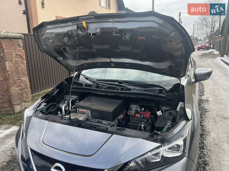 Хетчбек Nissan Leaf 2018 в Чернівцях