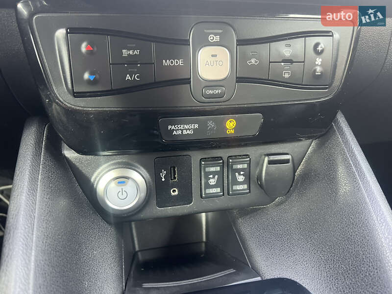 Хетчбек Nissan Leaf 2018 в Чернівцях