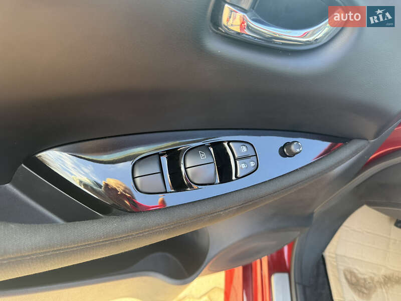 Хетчбек Nissan Leaf 2024 в Шептицькому