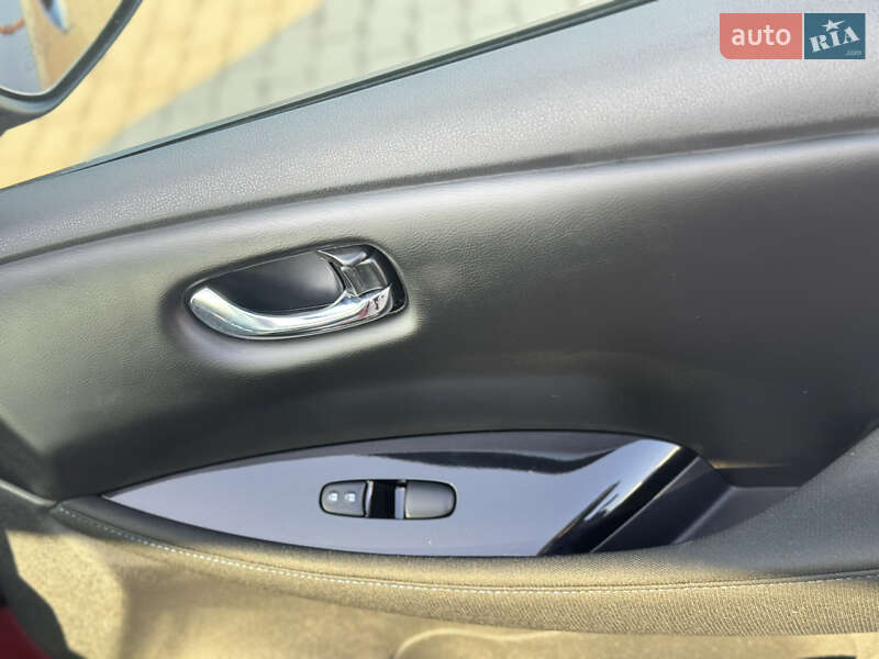 Хетчбек Nissan Leaf 2024 в Шептицькому