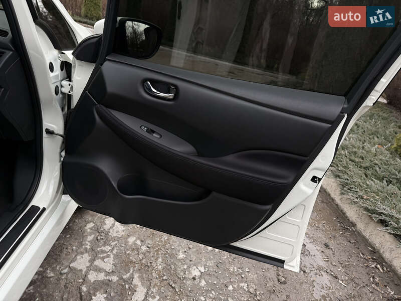 Хэтчбек Nissan Leaf 2021 в Каменском