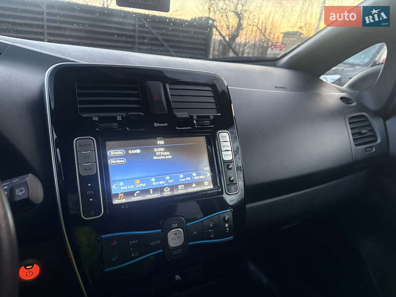 Хетчбек Nissan Leaf 2016 в Луцьку