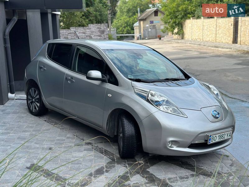 Хэтчбек Nissan Leaf 2015 в Тернополе фото 5 Хэтчбек Nissan Leaf 2015 в Тернополе