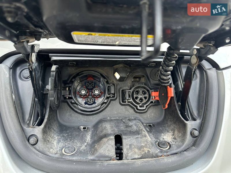 Хэтчбек Nissan Leaf 2015 в Тернополе фото 32 Хэтчбек Nissan Leaf 2015 в Тернополе