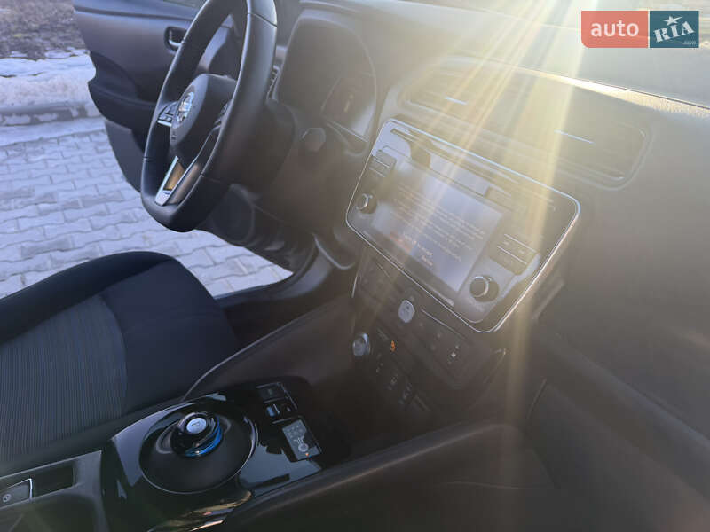 Хэтчбек Nissan Leaf 2018 в Ровно