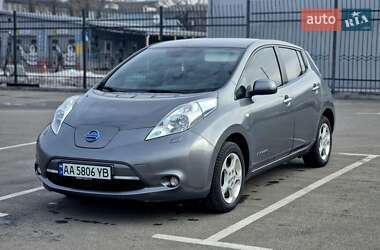 Хэтчбек Nissan Leaf 2015 в Киеве