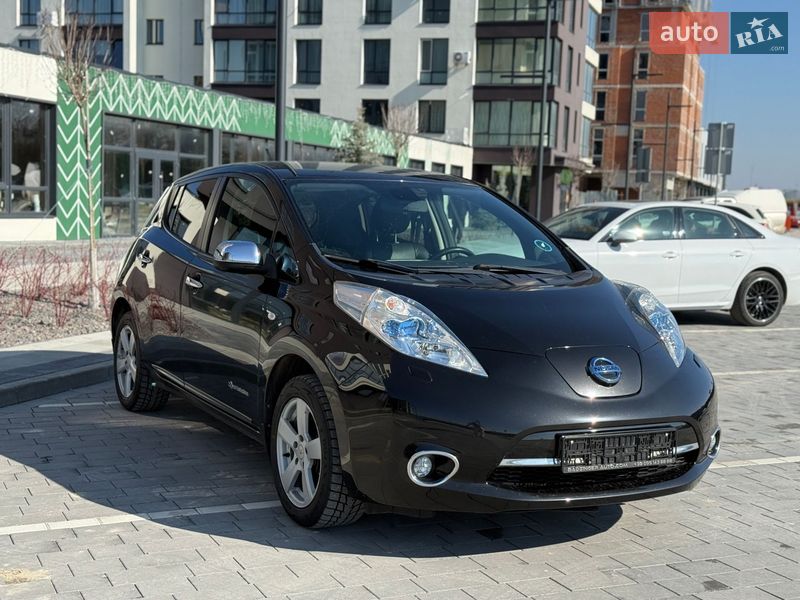 Хэтчбек Nissan Leaf 2014 в Городке фото 3 Хэтчбек Nissan Leaf 2014 в Городке
